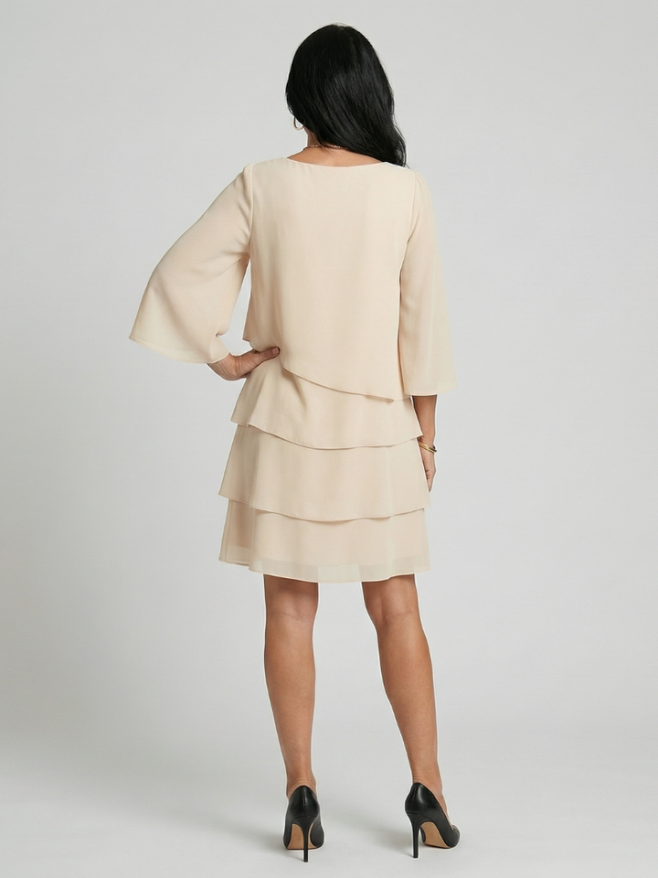 della | Vestido hasta la rodilla con mangas acampanadas en capas